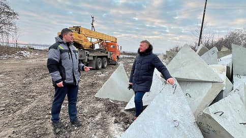 Губернатор Курской области проверил строительство засечной черты с Украиной