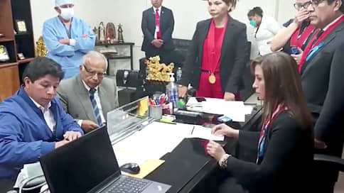 Полиция задержала экс-президента Перу после импичмента
