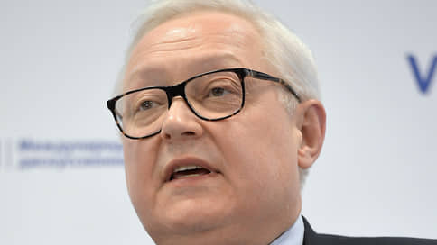 МИД РФ сообщил об отсутствии планов по прекращению дипломатических отношений с США