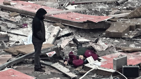При пожаре в ТЦ Мега Химки в Подмосковье погиб человек