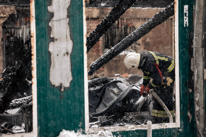 Последствия пожара в приюте для бездомных в Кемерово