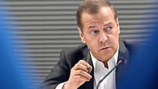 Медведев стал первым замом Путина в военно-промышленной комиссии