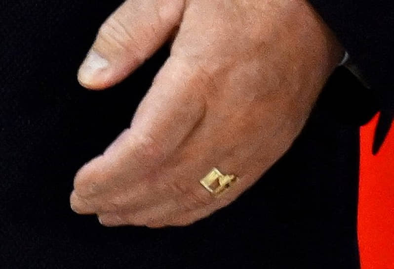 Перстень на руке Александра Лукашенко 