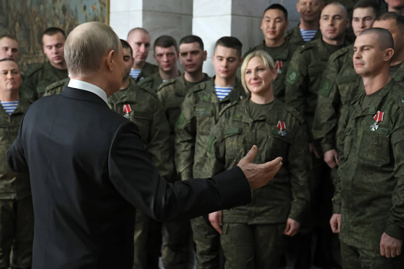 Президент России Владимир Путин посетил Южный военный округ