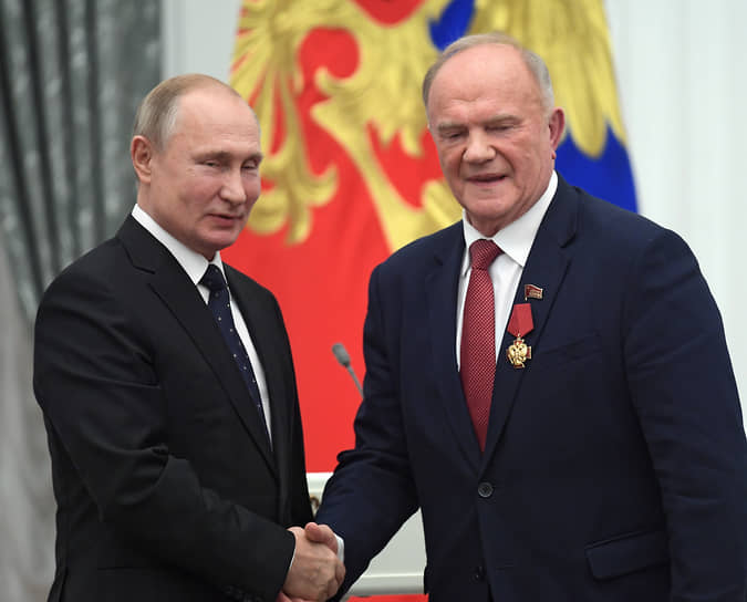 Владимир Путин (слева) и Геннадий Зюганов 