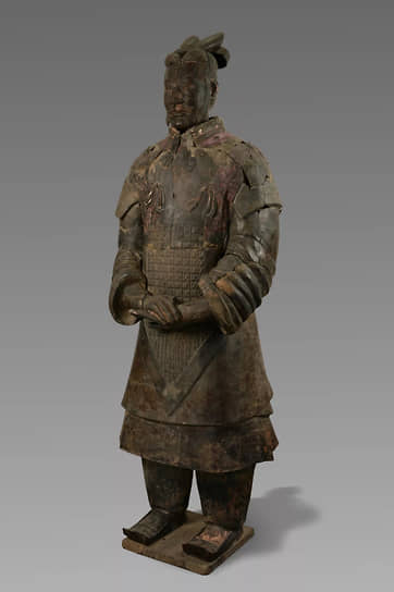 Терракотовая статуя воина, обнаруженная в Сиане