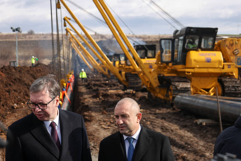 Александр Вучич (слева) и Румен Радев открывают строительство газопровода