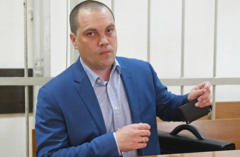 Адвокат: Навальный получил осложнение на желудок и похудел на семь ...