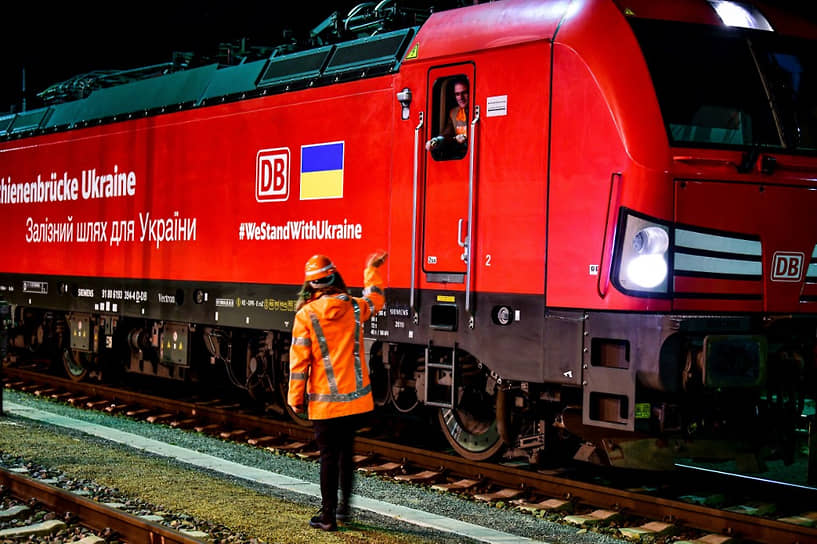 Состав Deutsche Bahn с гуманитарной помощью Украине