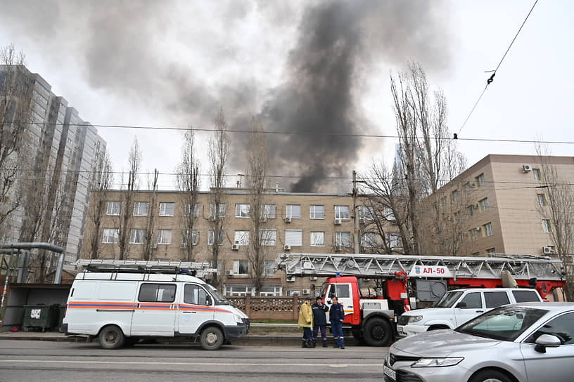 Пожар на территории погрануправления ФСБ в Ростове-на-Дону