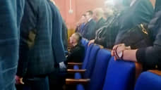 Суд оштрафовал не вставшего во время гимна калужского депутата