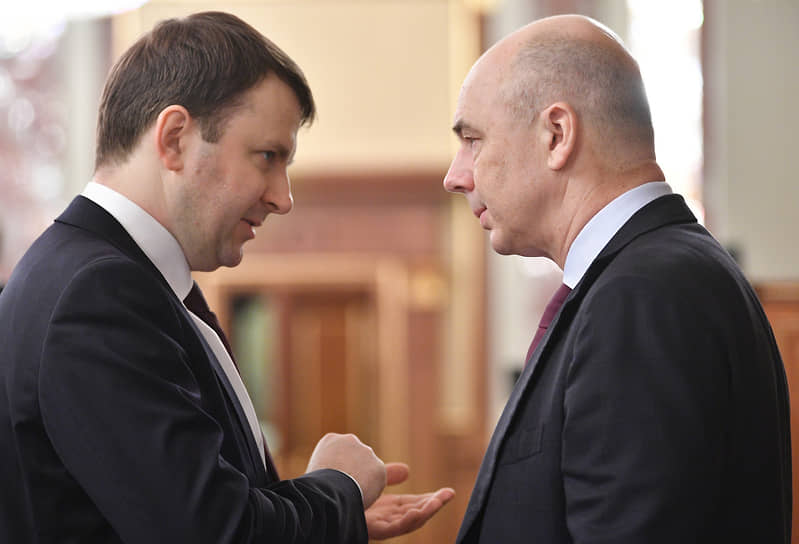 Максим Орешкин (слева) и Антон Силуанов в 2020 году