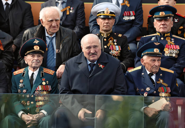 Александр Лукашенко на праздновании Дня Победы на Красной площади 9 мая.