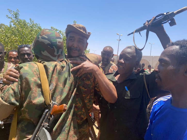 Командующий вооруженными силами Судана Абдель Фаттах аль-Бурхан