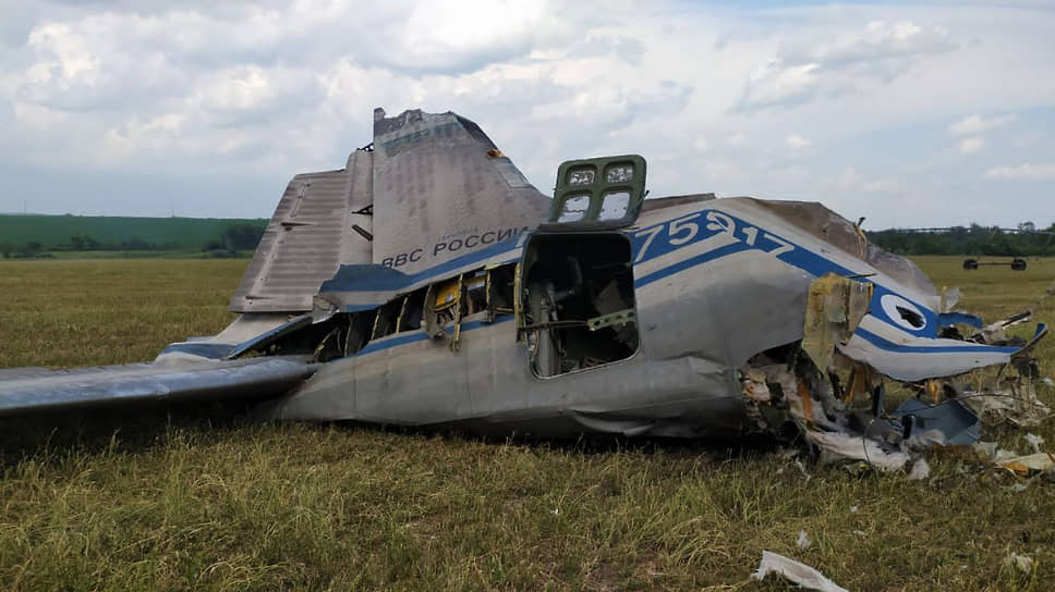 Сбитый под Воронежем самолет Ил-22