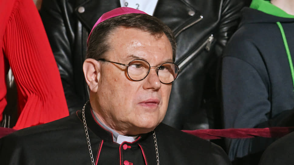 Архиепископ Паоло Пецци