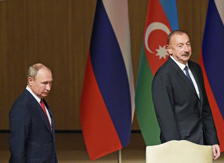 Владимир Путин (слева) и Ильхам Алиев в 2018 году 