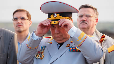 В Екатеринбурге с воинскими почестями похоронят экс-главу свердловского УМВД