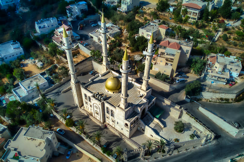 Вид на мечеть Кадырова в Абу-Гоше в сентябре 2022 года
