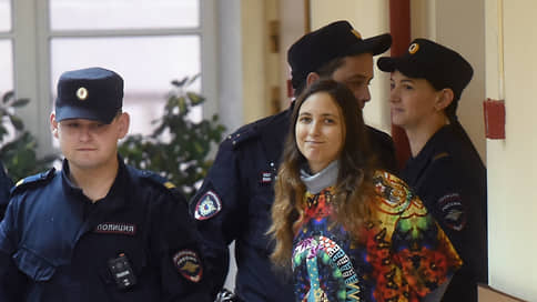 Больше 100 врачей в письме к Путину попросили освободить художницу Скочиленко