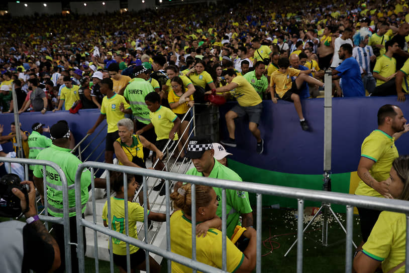 Беспорядки на стадионе Маракана в Рио-де-Жанейро