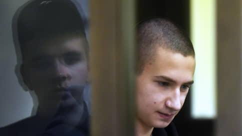 17-летнего петербуржца Балазейкина приговорили к 6 годам за поджоги военкоматов