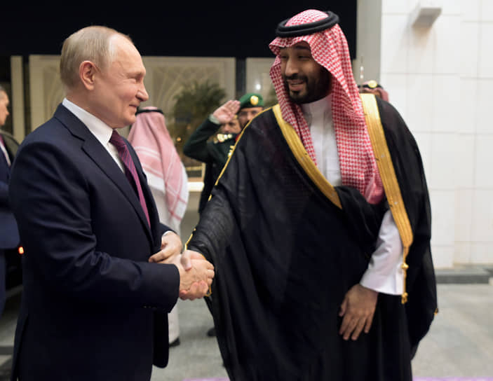  Владимир Путин (слева) и Мухаммед Бен Сальман Аль Сауд 