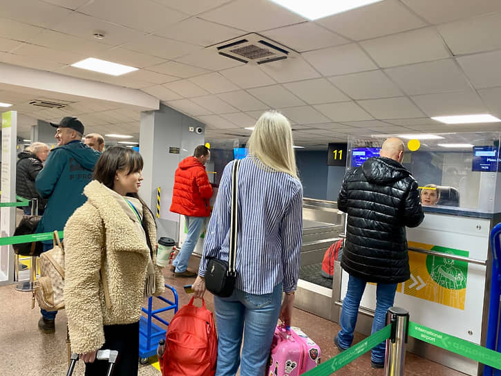 В аэропорту Краснодара сел первый с начала СВО гражданский самолет