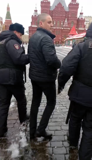 Задержание Сергея Удальцова на Красной площади в 2007 году
