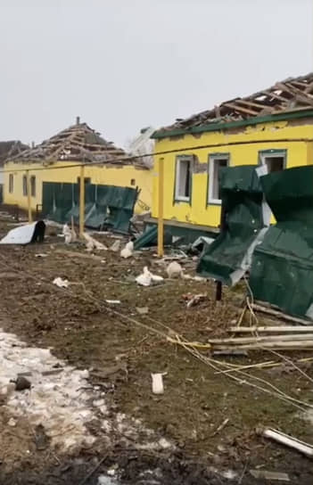 Последствия падения боеприпаса на село Петропавловка