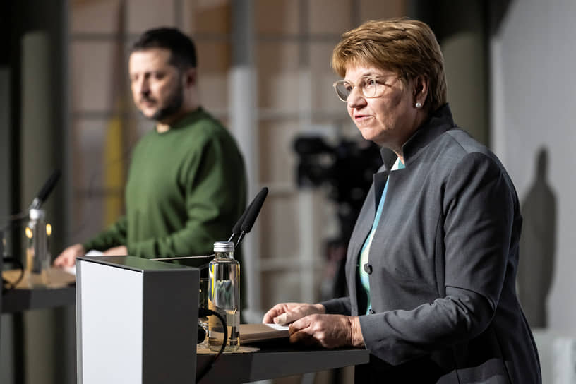 Владимир Зеленский и Виола Амхерд во время пресс-конференции в Берне