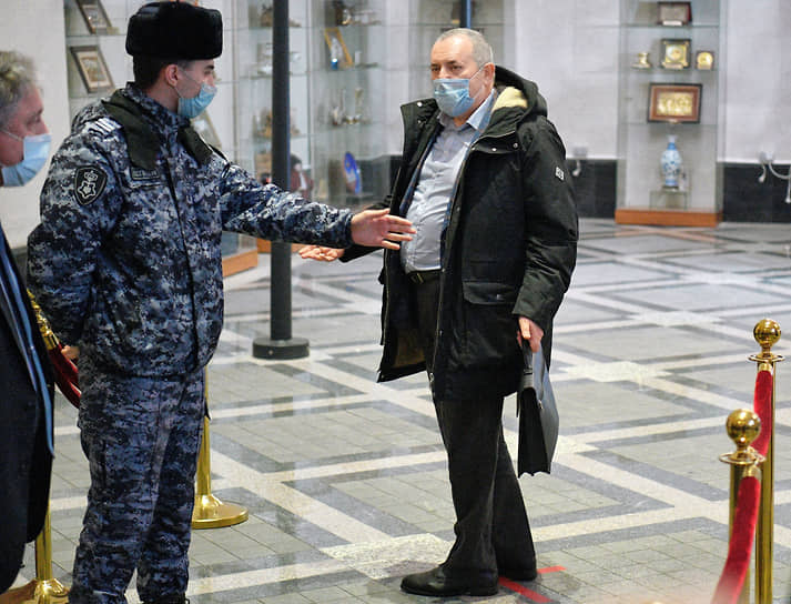 Борис Надеждин в Верховном суде на рассмотрении первых двух поданных им исков 15 февраля