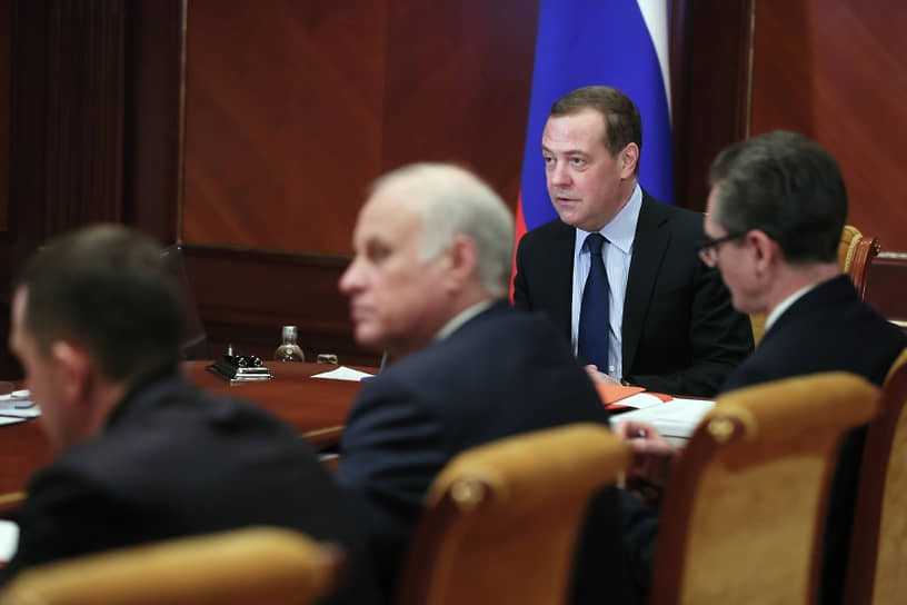 Дмитрий Медведев проводит заседание рабочей группы военно-промышленной комиссии