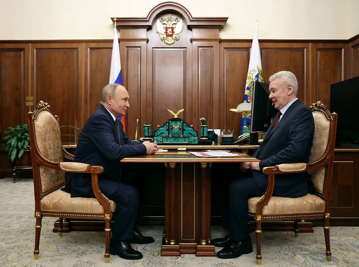 Владимир Путин (слева) и Сергей Собянин во время встречи
