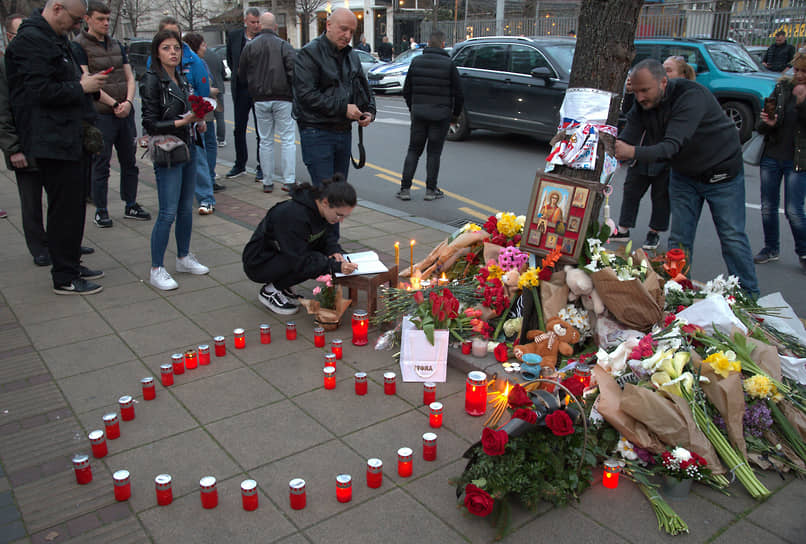 Белград, Сербия. Местные жители выложили сердце из свечей