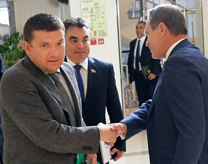 Слева направо: сенаторы Николай Журавлев, Ирек Ялалов и Александр Башкин в июле 2023 года