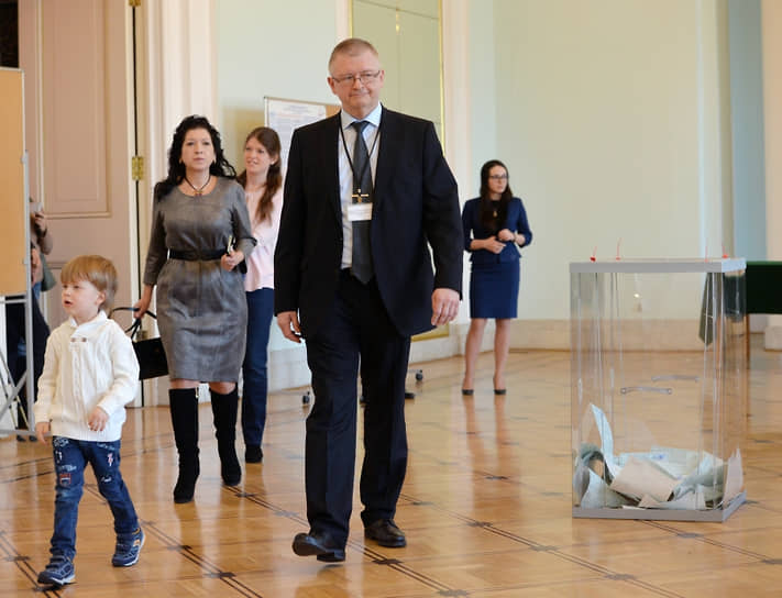Посол РФ в Польше Сергей Андреев с семьей в 2018 году