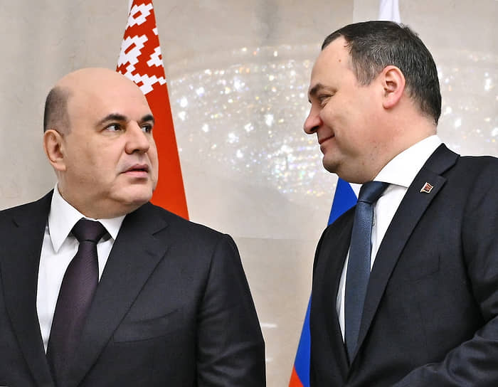 Михаил Мишустин (слева) и Роман Головченко