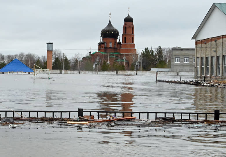 Последствия наводнения в городе Орске