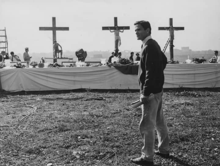 Пьер Паоло Пазолини во время съемок фильма «Рогопаг» в марте 1963 года