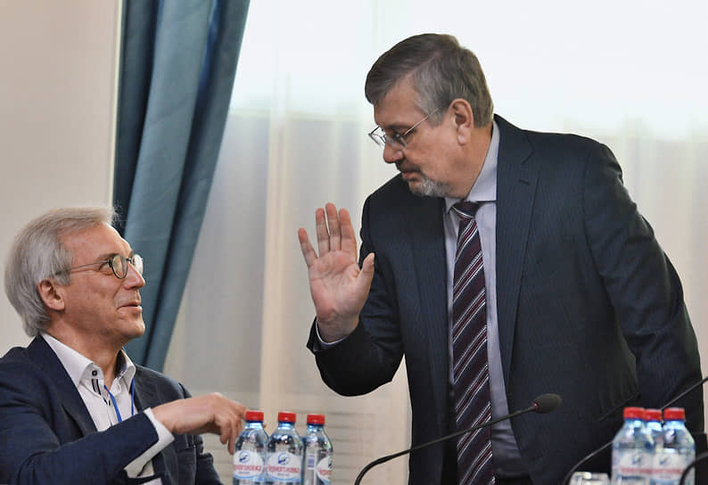 Замминистра иностранных дел РФ Александр Грушко (слева) и российский директор МВФ Алексей Можин