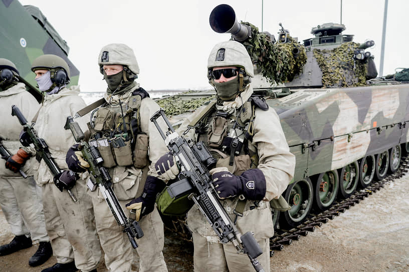 Норвежские, шведские и финские солдаты во время совместных учений в Финляндии в марте 2024 года
