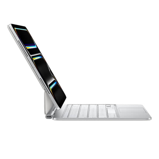 К iPad Pro также была представлена обновленная чехол-клавиатура Magic Keyboard. Она обзавелась рядом функциональных клавиш, управляющих системными возможностями. Например, регулировкой яркости. Magic Keyboard для 11-дюймового планшета будет стоит в США $299, а для 13-дюймового — $349