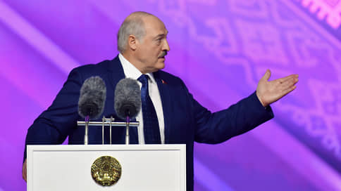 Лукашенко призвал жителей зарубежных стран остановить обезумевших политиканов