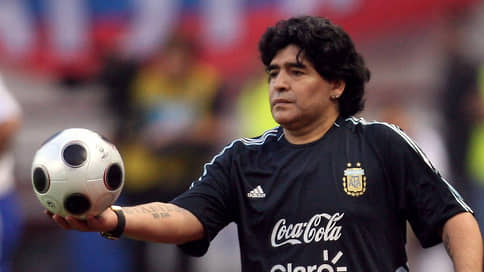 Дети Марадоны требуют снять его «Золотой мяч» с аукциона