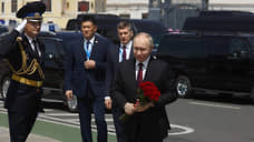 Путин возложил цветы к памятнику павшим советским воинам в Харбине