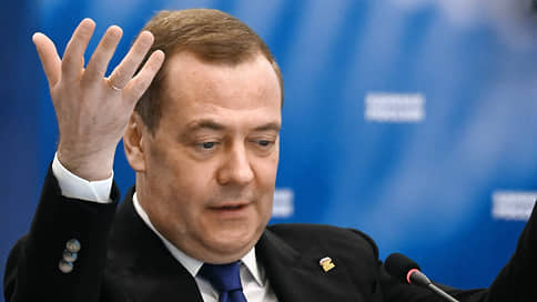 Медведев допустил необходимость расширения санитарной зоны до Польши
