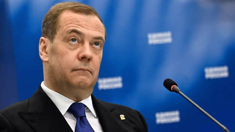 Медведев раскритиковал «Яндекс» из-за ответов «Алисы»
