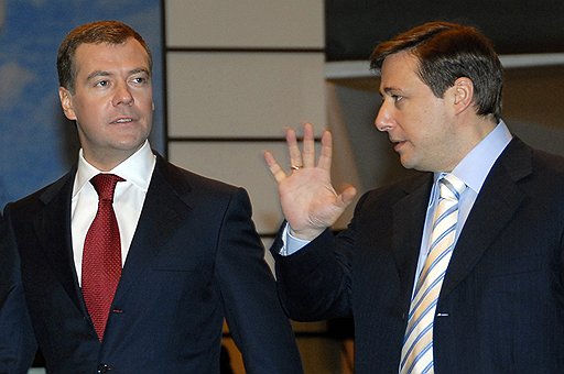 Решение Дмитрия Медведева назначить «уполномоченного по Кавказу» было ожидаемым. Но выбор на эту позицию Александра Хлопонина (справа) оказался неожиданным