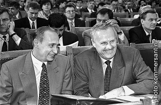 1993 год. Владимир Путин и Анатолий Собчак на заседании Законодательного собрания Санкт-Петербурга